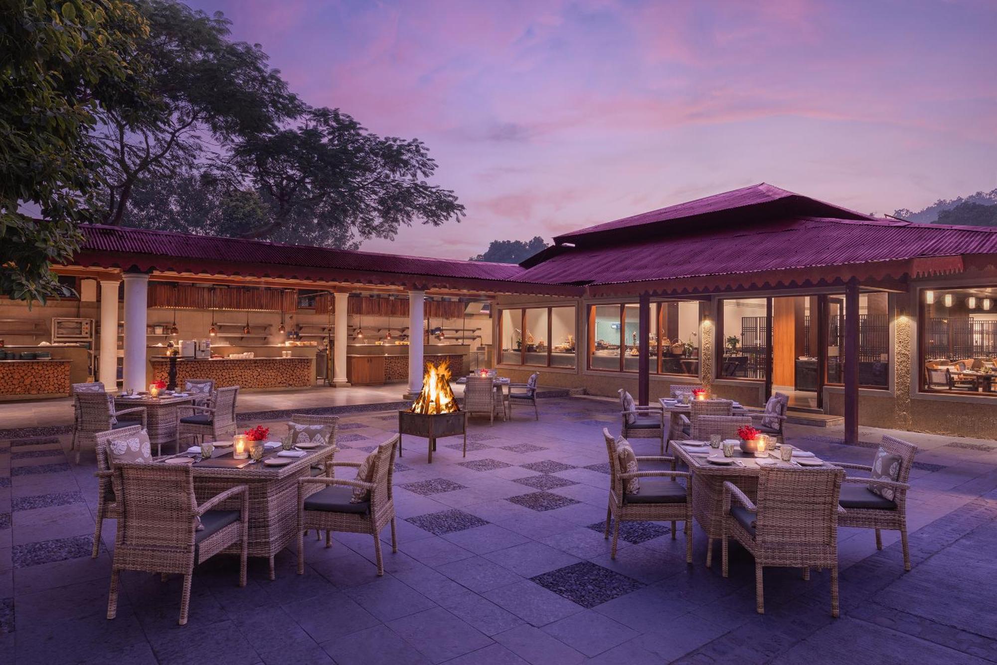 The Riverview Retreat Corbett By Leisure Hotels Garjia Exterior foto