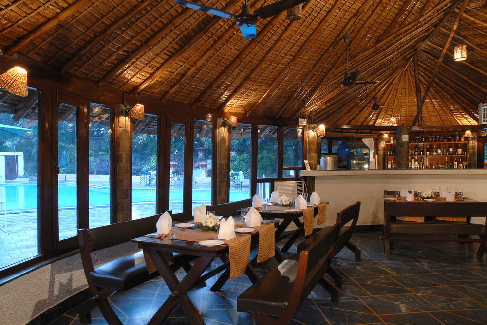 The Riverview Retreat Corbett By Leisure Hotels Garjia Restaurante foto