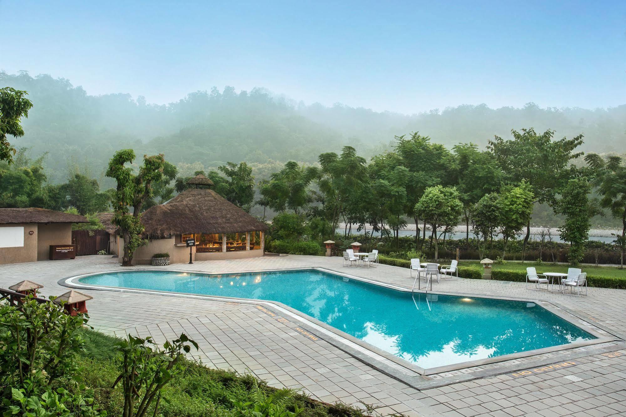 The Riverview Retreat Corbett By Leisure Hotels Garjia Exterior foto