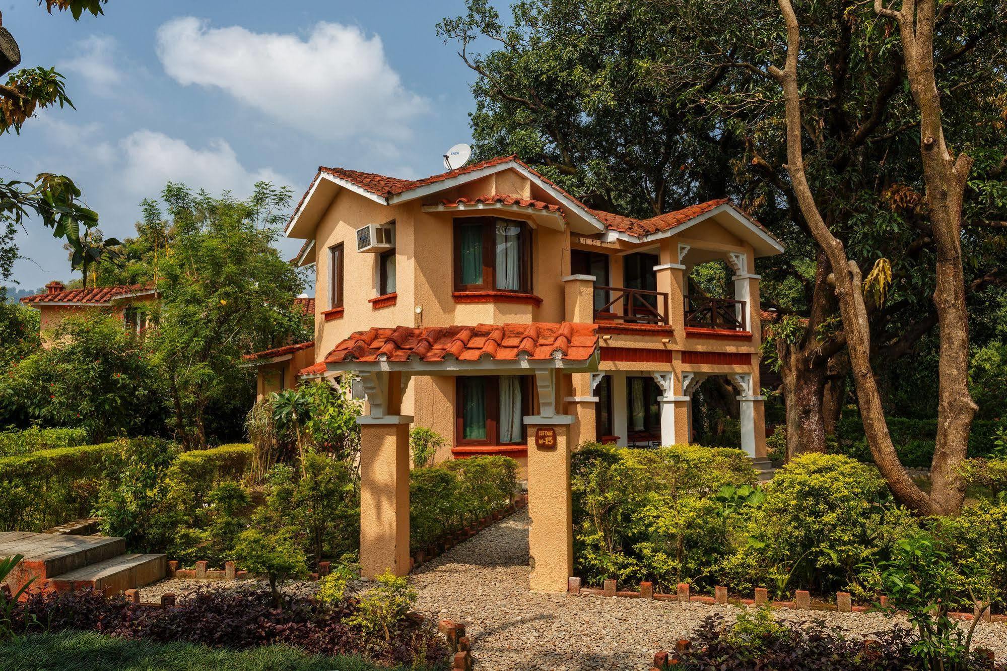 The Riverview Retreat Corbett By Leisure Hotels Garjia Exterior foto