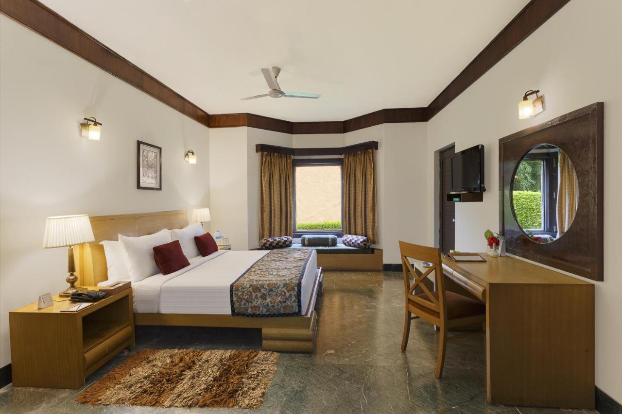 The Riverview Retreat Corbett By Leisure Hotels Garjia Exterior foto